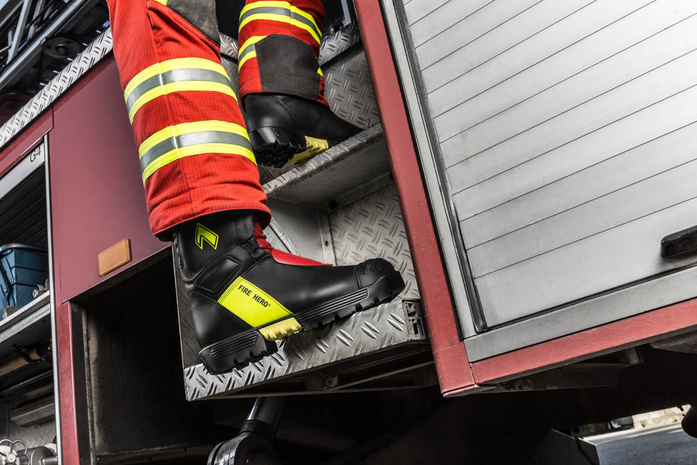 507004_fire-hero2_bla_act03 507004_fire-hero2_bla_act0301910