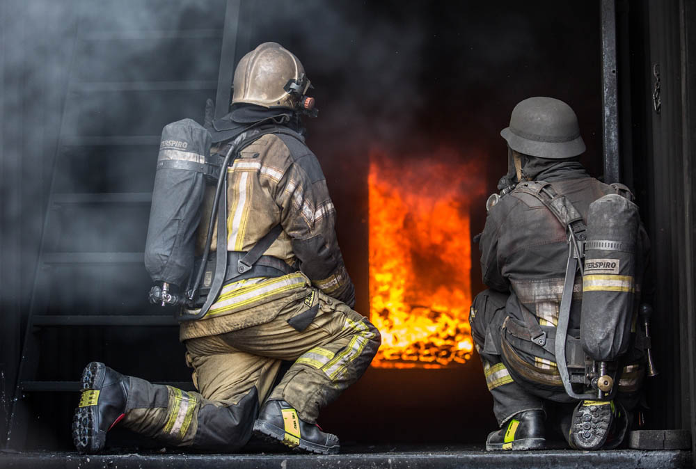 507004_fire-hero2_bla_act01 507004_fire-hero2_bla_act0101910