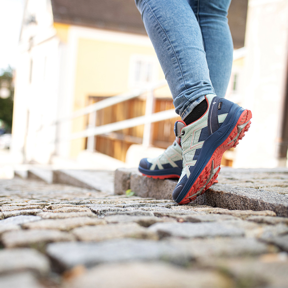 330061_be_adventure_2-2_GTX_low_sky-orange_act03 330061_be_adventure_2-2_gtx_low_sky-orange_act0301910