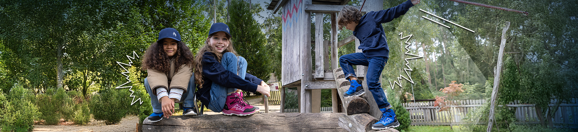 Kinder, Outdoor-Spielplatz, Sneaker, Jeans, Hemd