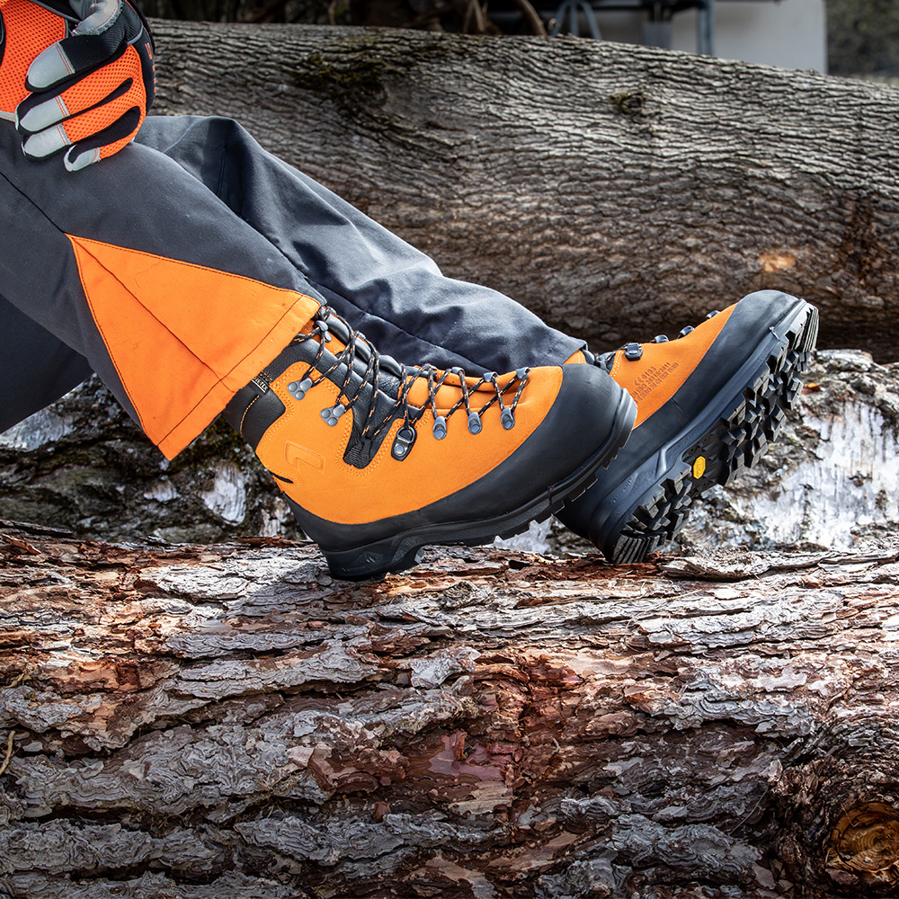 603112_protector_forest_2-1_orange_act02_1000x1000_web 603112_protector_forest_2-1_orange_act02_1000x1000_web01910